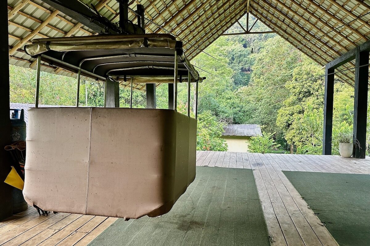 Stalled Cabin Lift at Ella Jungle Lodge near Ella in Sri Lanka