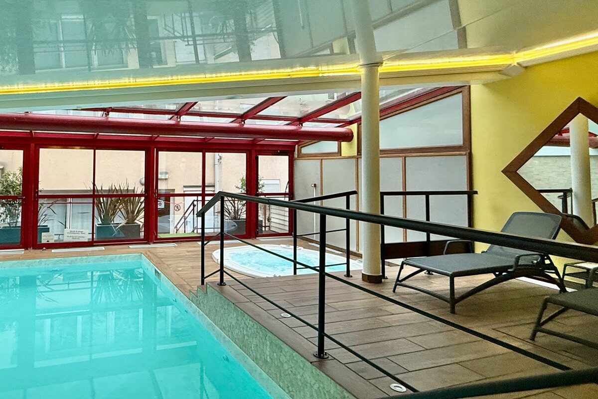 Swimming Pool and Jacuzzi at the Hotel La Matelote in Boulogne sur Mer, France