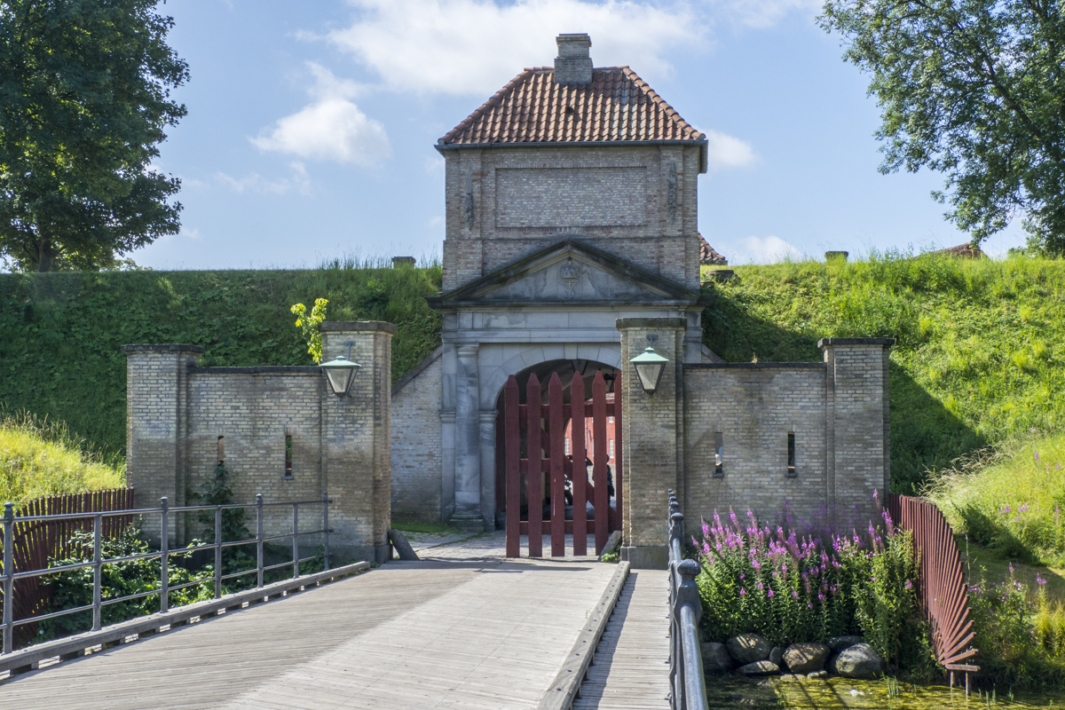 Gate at the Citadel in Østre Anlæg Park in Østerbro, Copenhagen     7234900