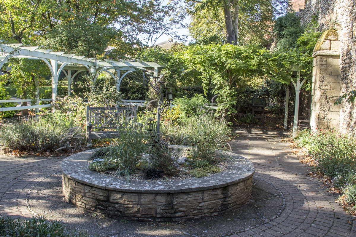 Harold Bonnet sensory garden in Abbey Gardens, Bury St Edmunds, Suffolk in Bury St Edmunds, Suffolk  0034