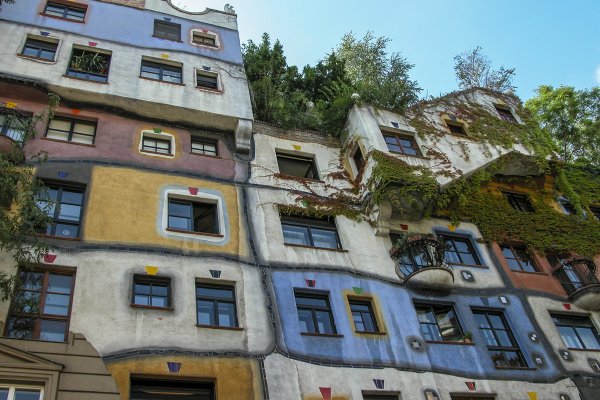 Hundertwasser House in Landstrassed, District 3 in Vienna   032