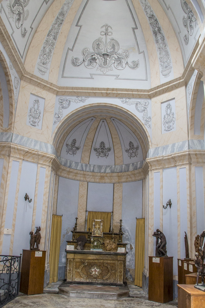 Interior of Cappella de Bartolomei in Giulianova in Abruzzo, Italy  9457