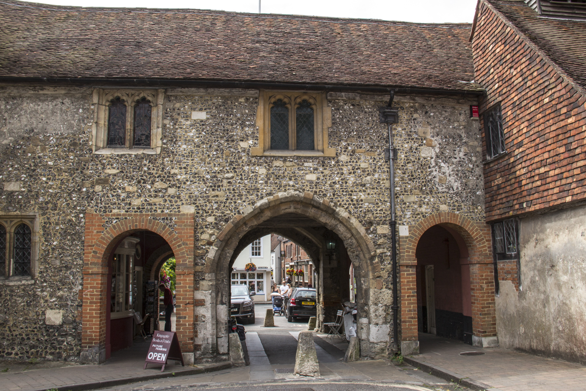 Kingsgate in Winchester, Hampshire, England 2420