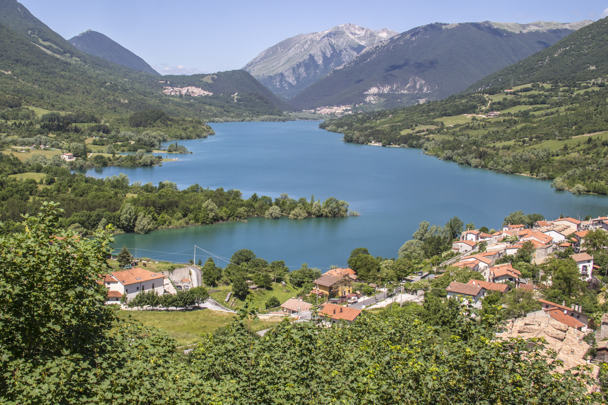 Lago Barrea from Barrea, Abruzzo 0090