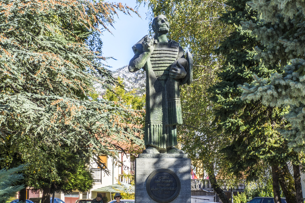 Monument to Ivan Crnojevic Cetinje in Montenegro 140037