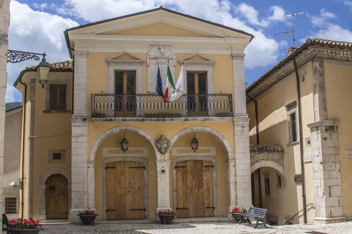 Palazzo Municiplale in Barrea, Abruzzo, Italy 0142