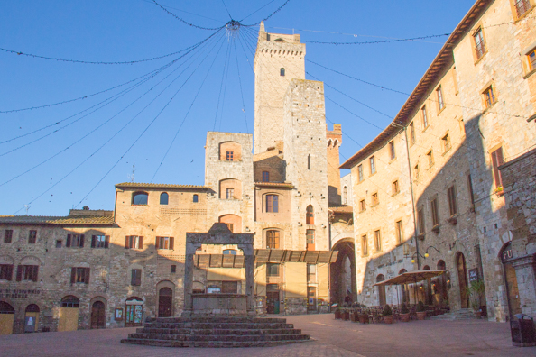 Piazza della Cisterno and Ristorante della Cisterno in San Gimignano, Tuscany Italy