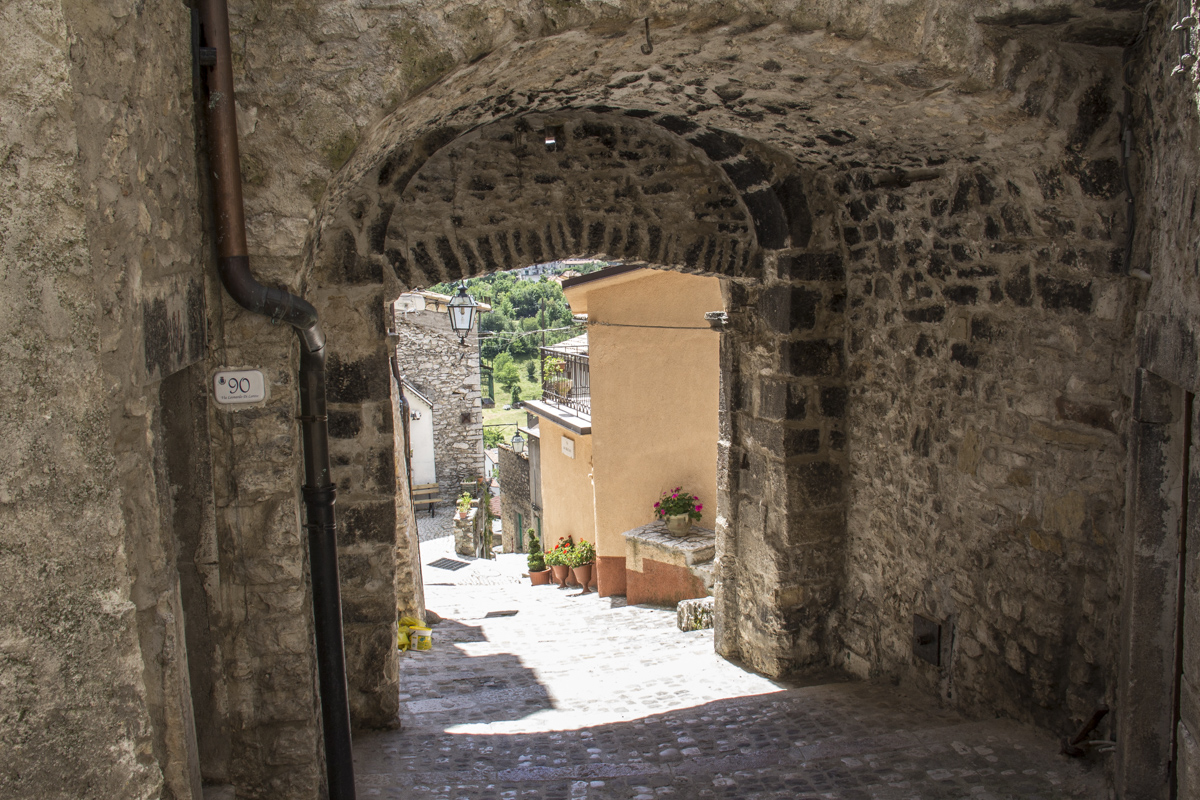 Porta di Sotto in the historic centre of Barrea in Abruzzo, Italy 0151