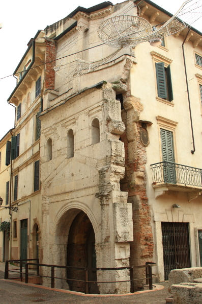 Porta Leoni in Verona