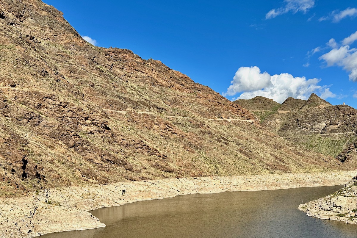 Presa de Parralillo Reservoir in Gran Canaria
