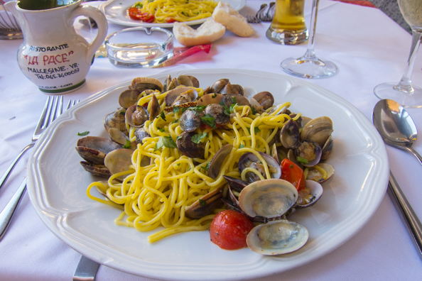 Spaghetti alle Vongole, Ristorante La Pace in Malcesine on Lake Garda