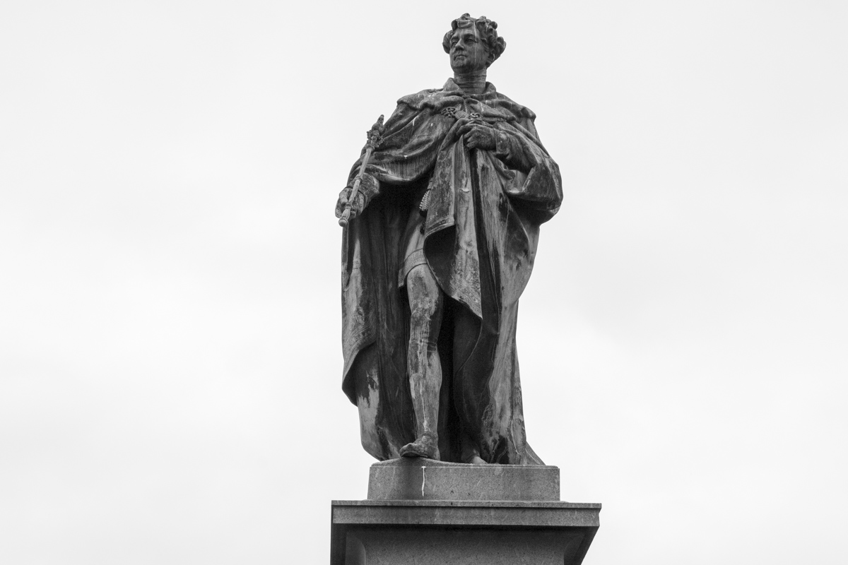 Statue of King George IV in Edinbrugh, Scotland  7085