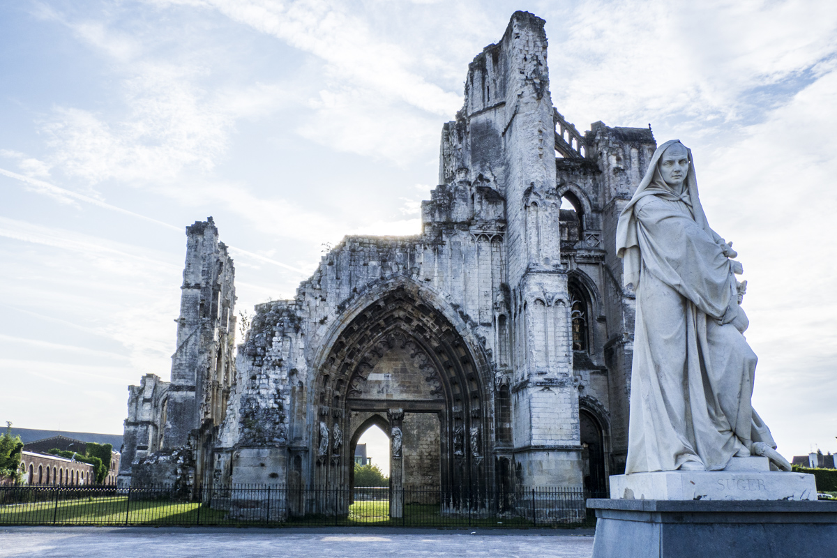 Statue of Saint Omer by the Abbey Ruins in Saint Omer 8081094