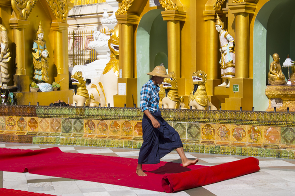 Rolling out the red carpet at Shwedagon Paya in Yangon