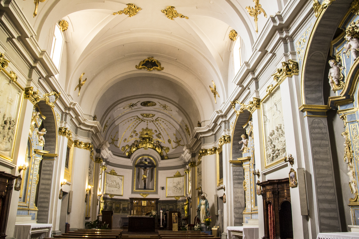 The baroque interior of the church of San Antonio in Giulianova in Abruzzo, Italy  9446
