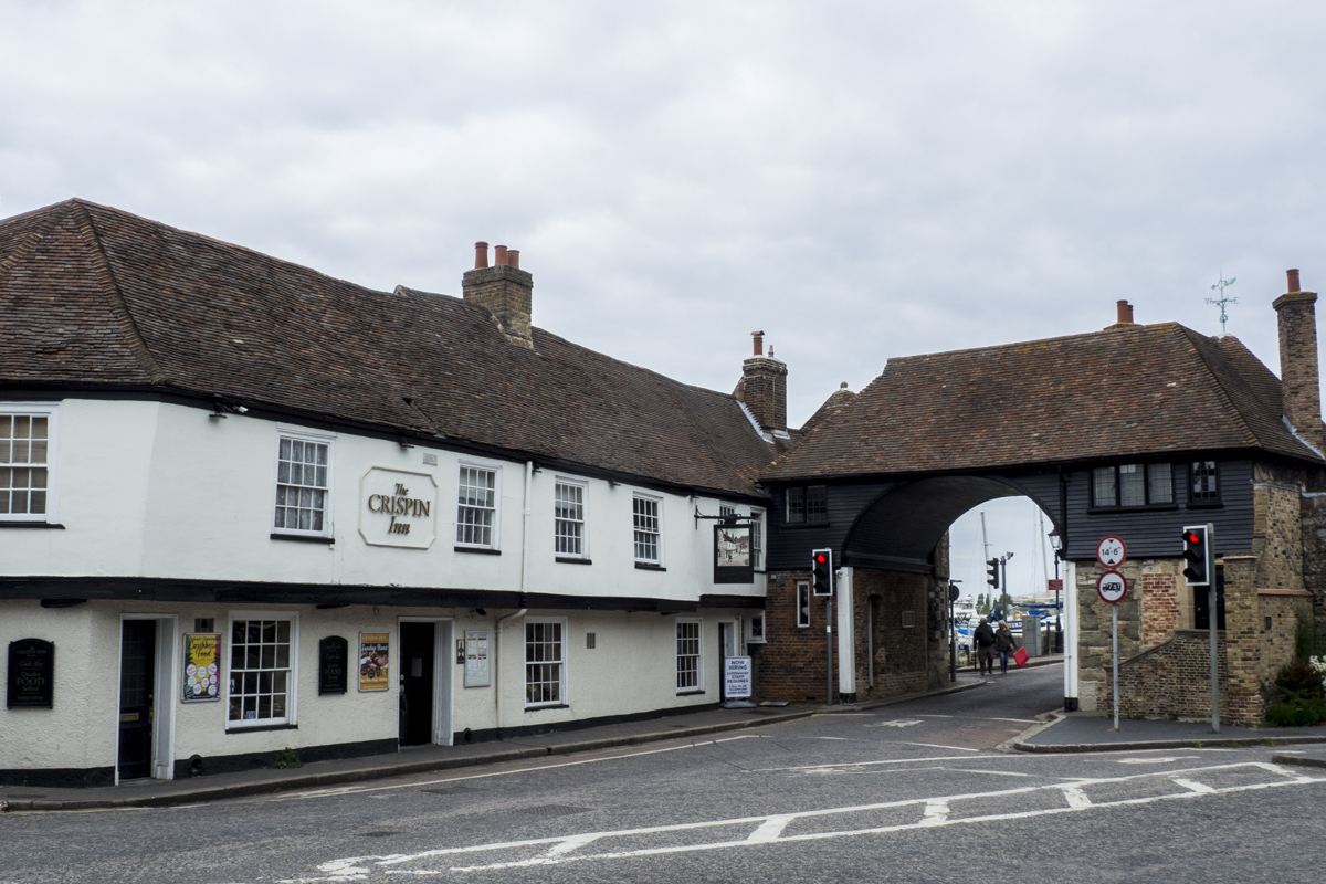 The Crispin Inn and Barbican Gate in Sandwich, Kent    5050170