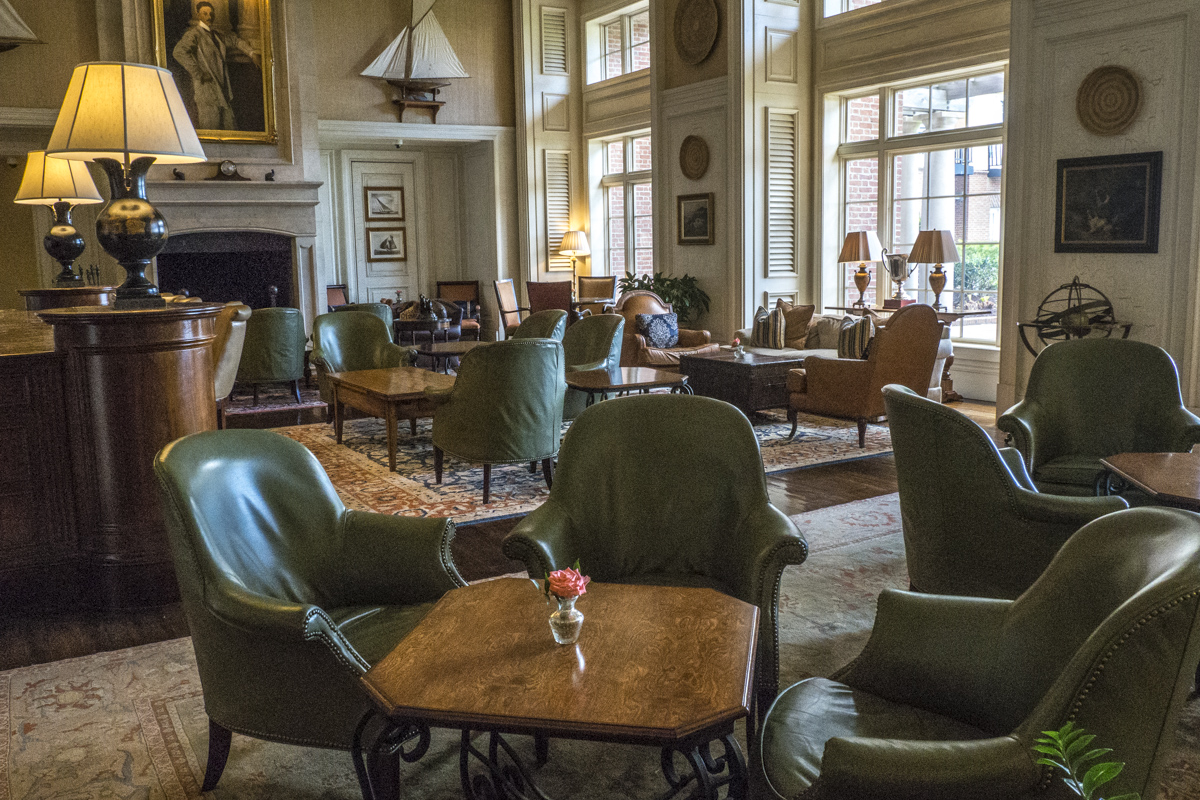 The Library, a Bar at The Sanctuary in the Kiawah Island Golf Resort    4121471