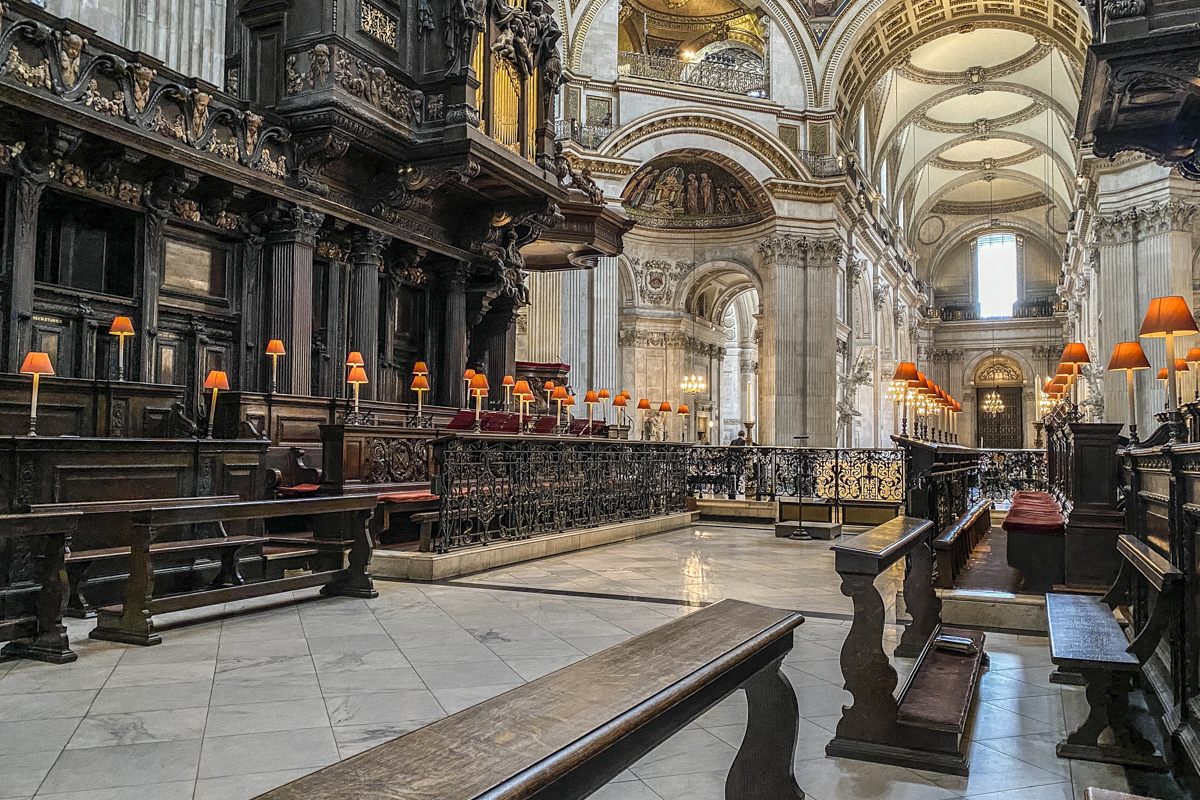The Quire in St Paul's Cathedral in London     IMG 4196