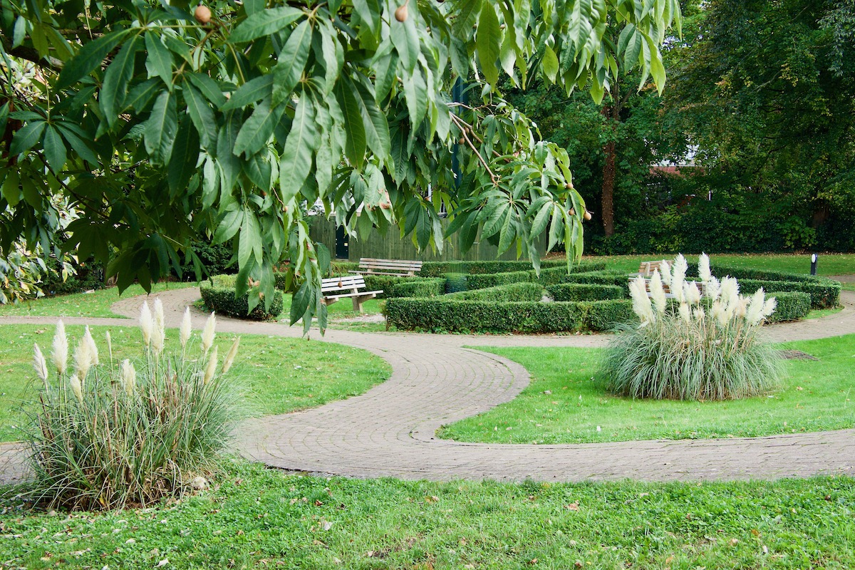 Tykeside Garden in Radlett, Hertfordshire